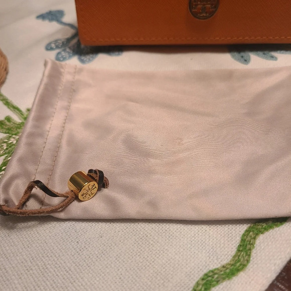 Tory Burch glasses case with dust bag - Picture 9 of 14